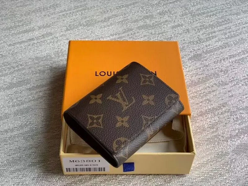 Ladies Louis Vuitton shoulder bags with a magnetic - closure flap for easeBoldCollect - LOUIS VUITTON BAGS - 1392