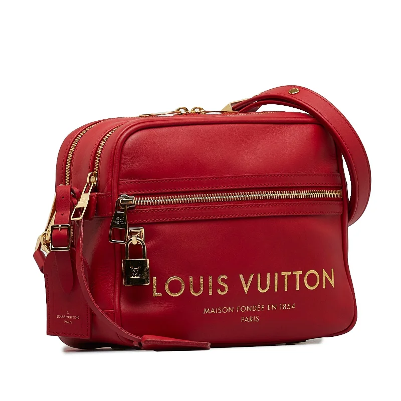 Louis Vuitton Neverfull bags with large capacity for everyday essentialsLOUIS VUITTON Flight Paname Takeoff Bag