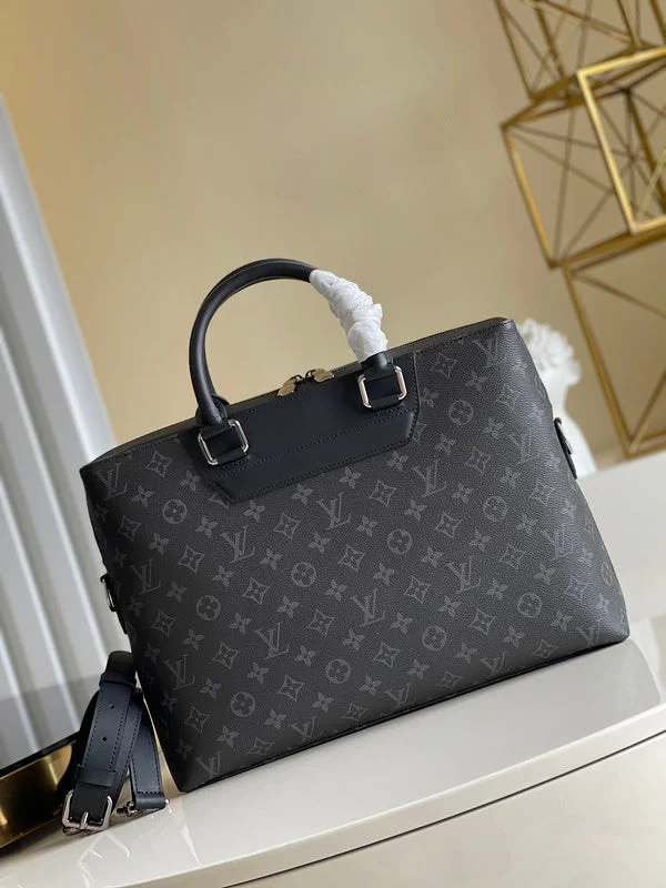 Louis Vuitton bags with a chain - link trim and a leather body for a modern edgeBoldCollect - LOUIS VUITTON BAGS - 102