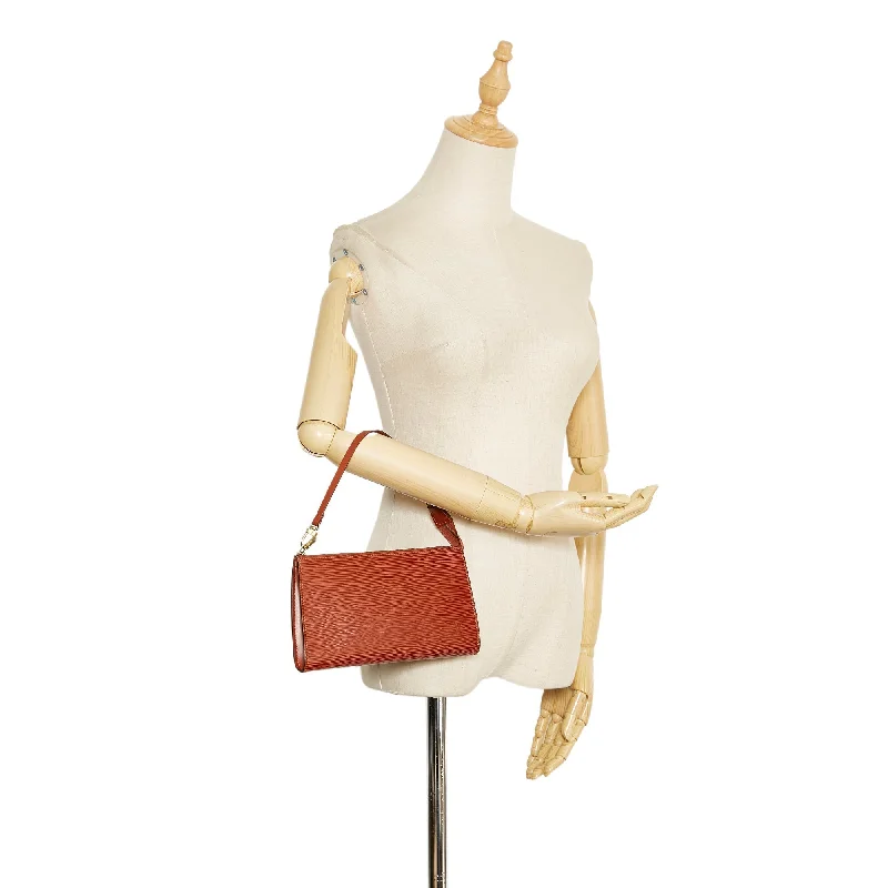 Louis Vuitton Twist bags with a crystal - embellished LV - turnlockLOUIS VUITTON Epi Pochette Accessoires Brown