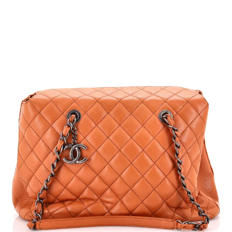 City Shopping Tote Quilted Caviar Small