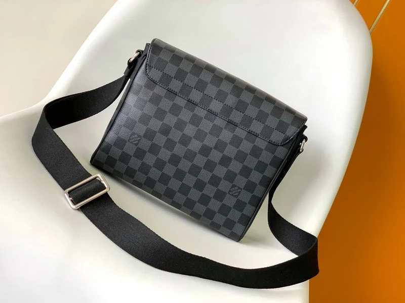 Ladies Louis Vuitton Petite Malle bags with a star - shaped charm for cutenessBoldCollect - LOUIS VUITTON BAGS - 1344