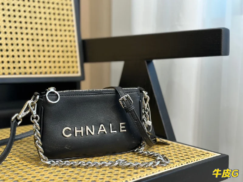 Chanel Handbag with Adjustable Strap for ComfortLuxury Bags Chanel  484