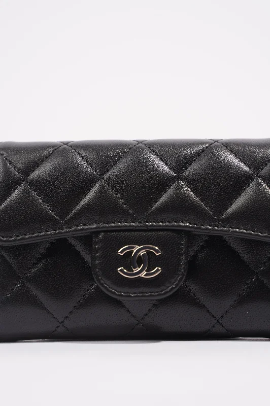 Chanel Lightweight Handbag for Daily ErrandsChanel Womens Lambskin Quilted Flap Card Holder Black Leather