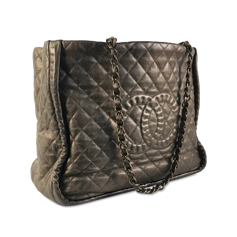 Chanel Classic Flap Bag for Evening PartyCHANEL CC Quilted Calfskin Istanbul Tote Tote Bag