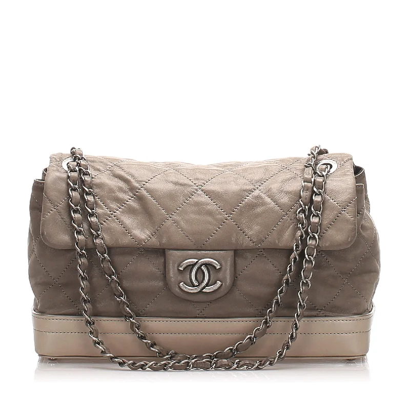 Chanel Handbag with Adjustable Strap for ComfortMatelasse Leather Shoulder Bag Gray