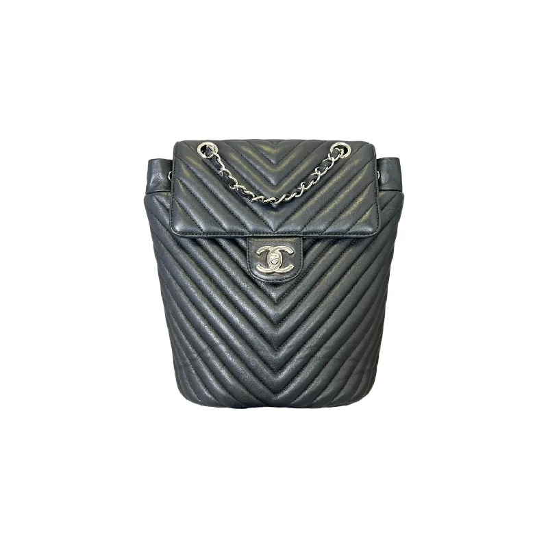 Chanel Classic Flap Bag for Evening PartyCalfskin Chevron Quilted Small Urban Spirit Backpack Black