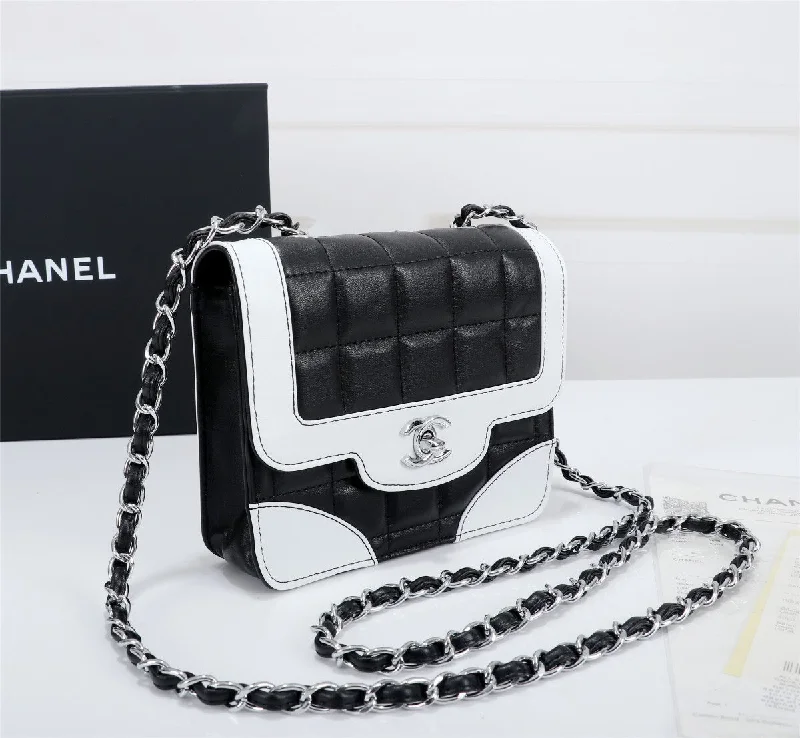 Chanel Black Handbag for Business MeetingsLuxury Bags Chanel  521