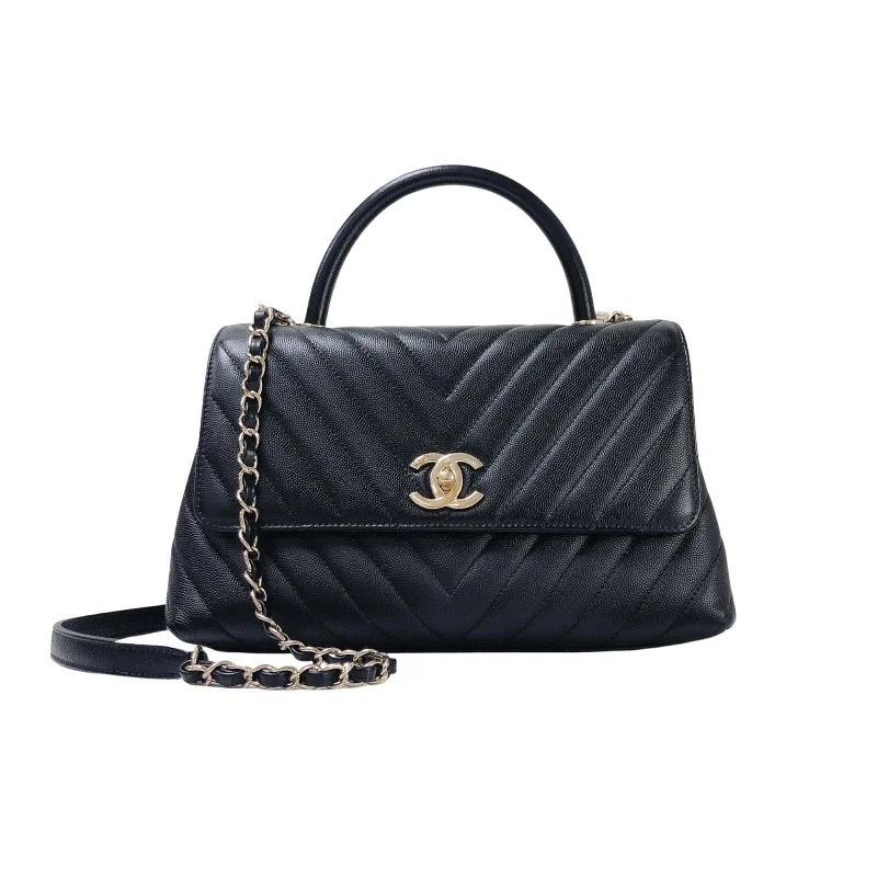 Chanel Chain Strap Handbag for Everyday UseCoco Handle Medium Chevron Flap Bag in Black with GHW