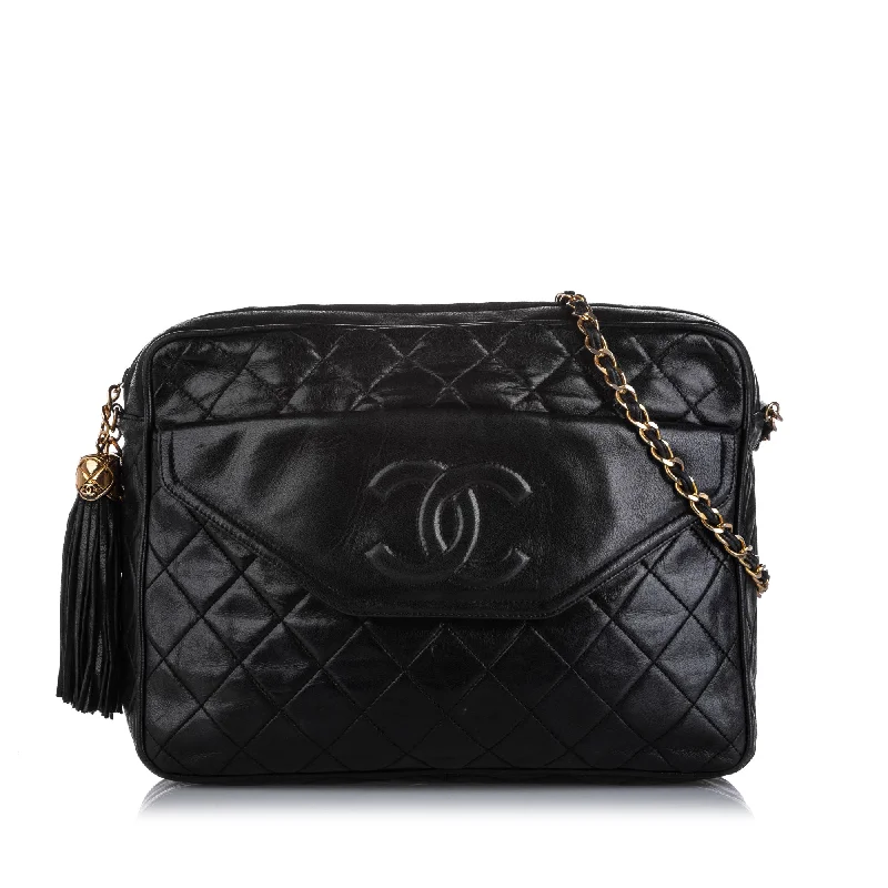 Chanel Chain Strap Handbag for Everyday UseChanel CC Classic Lambskin Leather Crossbody Bag Black