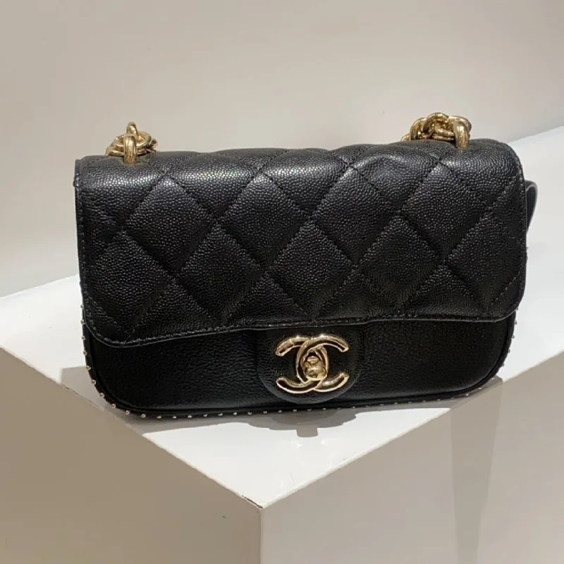 Chanel Quilted Leather Shoulder Bag for FashionistasChanel CF 20*11*5cm Bag