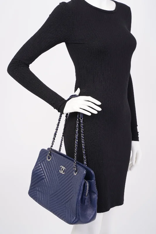 Chanel Classic Flap Bag for Evening PartyChanel Chevron Tote Navy Lambskin Leather