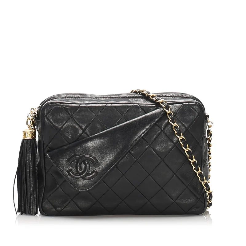 Chanel Handbag with Adjustable Strap for ComfortChanel Matelasse Lambskin Chain Shoulder Bag Black