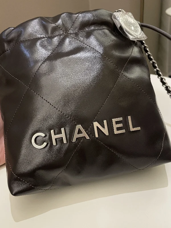 Chanel Medium Tote Bag for Office LadiesChanel 22 Mini Dark Ebene Calfskin