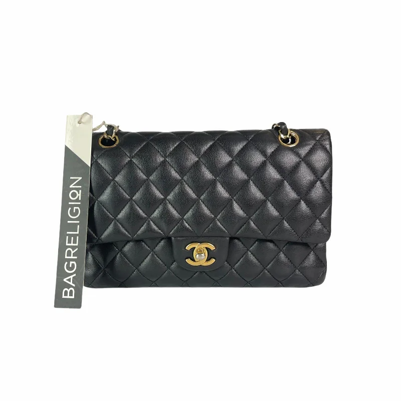 Chanel Lightweight Handbag for Daily ErrandsClassic Flap M/L Lambskin with GHW