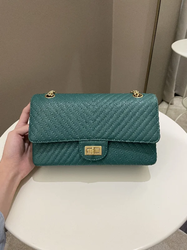 Chanel Designer Handbag with Unique DesignChanel 2.55 225 Chevron Reissue Double Flap Emerald Calfskin