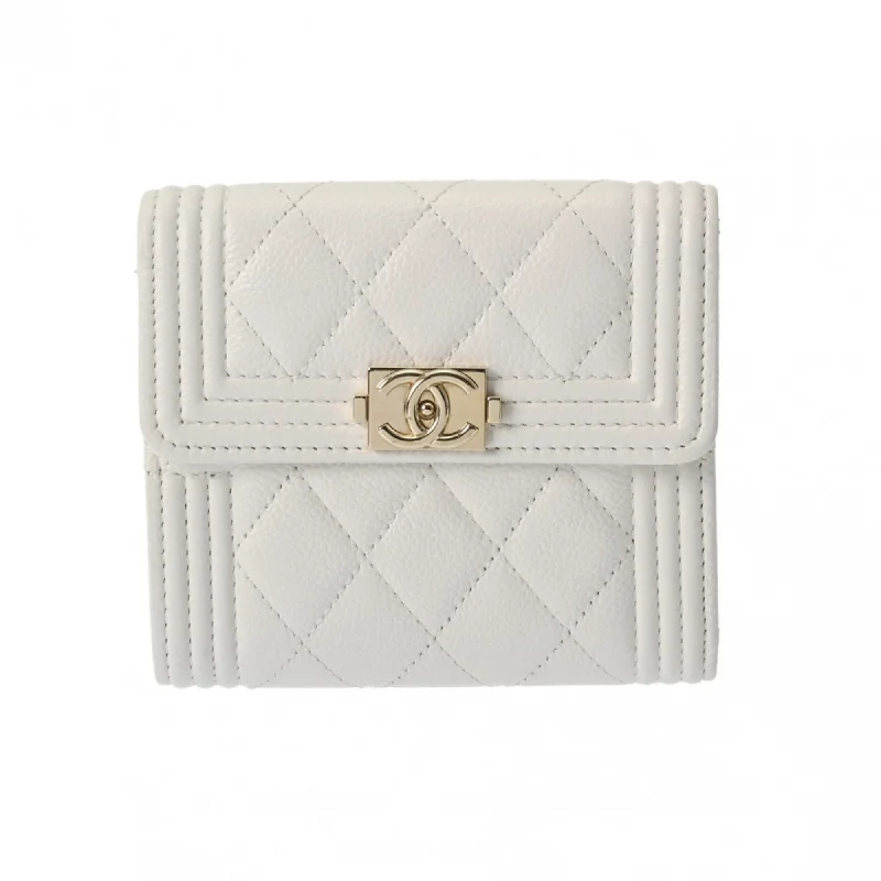 Chanel Quilted Leather Shoulder Bag for FashionistasCHANEL Boy Chanel Compact Wallet White Women's Caviar Skin Tri-fold