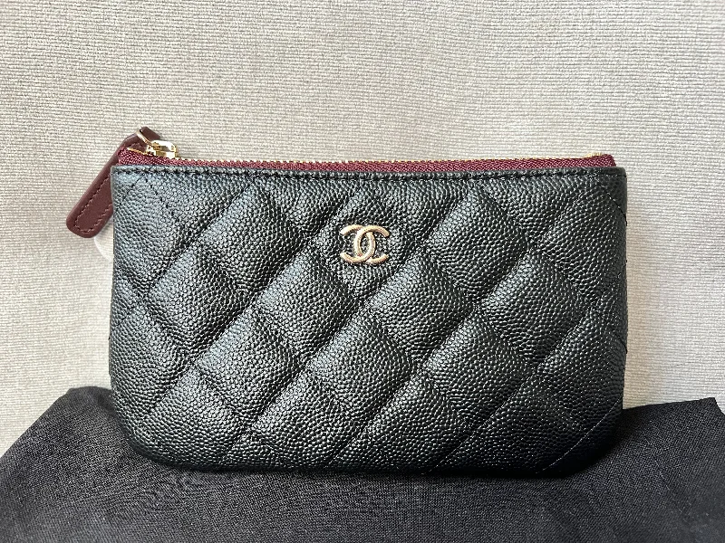 Chanel Medium Tote Bag for Office LadiesChanel Black Mini Ocase