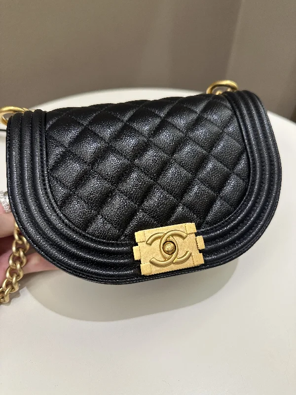 Chanel Quilted Leather Shoulder Bag for FashionistasChanel Quilted Curve Boy Bag Black Caviar