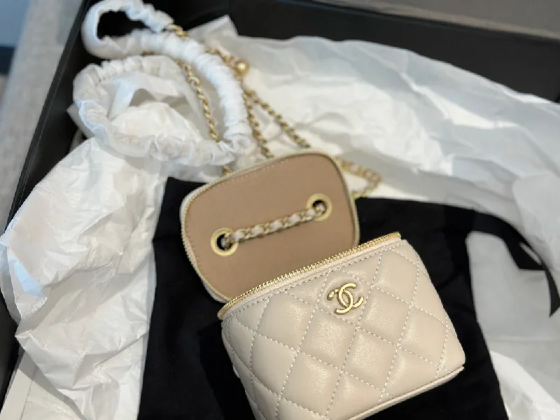 Chanel Quilted Leather Shoulder Bag for FashionistasLuxury Bags Chanel  502