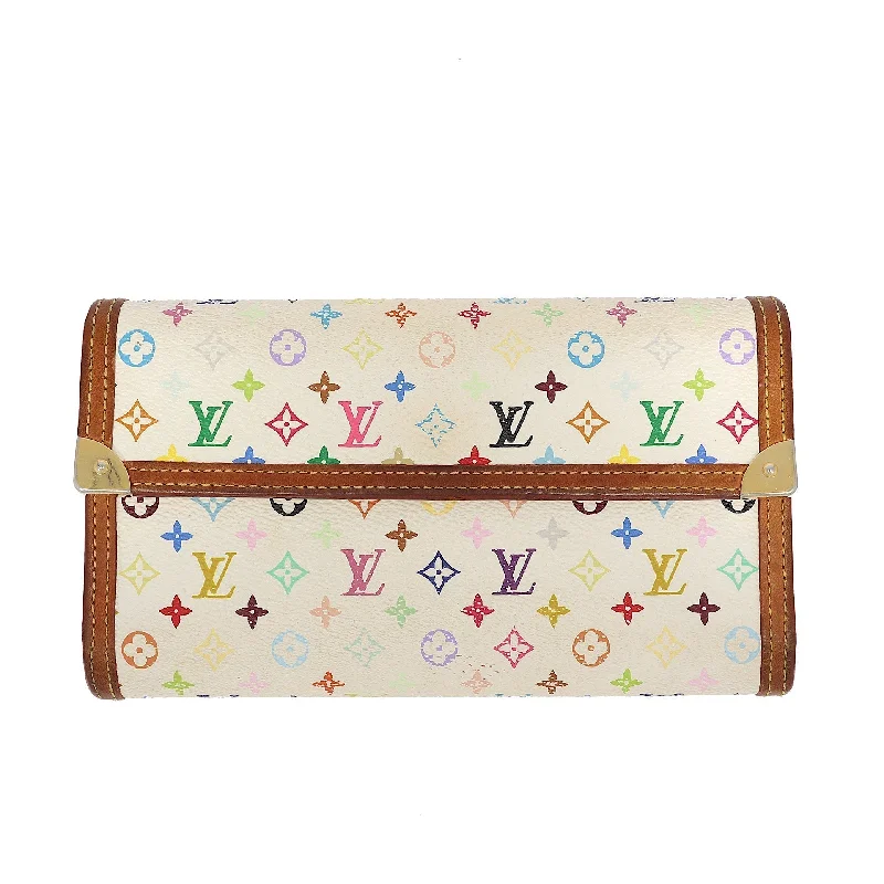 Ladies Louis Vuitton Capucines bags with a detachable shoulder strapLOUIS VUITTON Wallet in White Canvas